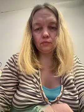 Snapshot of Susanel chatting on 01.19.25 Susanel online show from 01.19.25