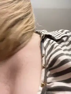 Snapshot of Susanel chatting on 01.22.25 Susanel online show from 01.22.25