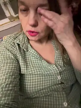 Snapshot of Susanel chatting on 01.30.25 Susanel online show from 01.30.25