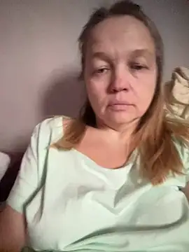 Snapshot of Susanel chatting on 02.08.25 Susanel online show from 02.08.25