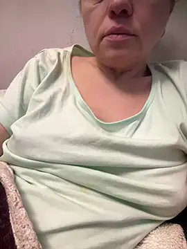 Snapshot of Susanel chatting on 02.17.25 Susanel online show from 02.17.25