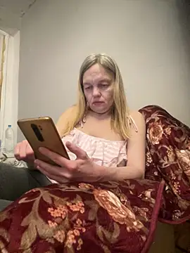 Snapshot of Susanel chatting on 02.20.25 Susanel online show from 02.20.25