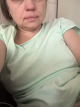 Snapshot of Susanel chatting on 02.22.25 Susanel online show from 02.22.25