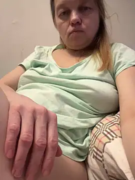 Snapshot of Susanel chatting on 02.23.25 Susanel online show from 02.23.25