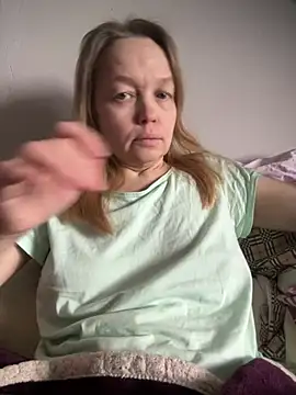 Snapshot of Susanel chatting on 03.02.25 Susanel online show from 03.02.25