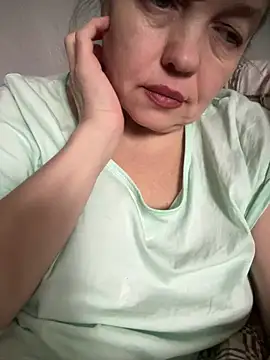 Snapshot of Susanel chatting on 03.04.25 Susanel online show from 03.04.25