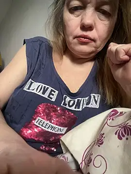 Snapshot of Susanel chatting on 03.05.25 Susanel online show from 03.05.25