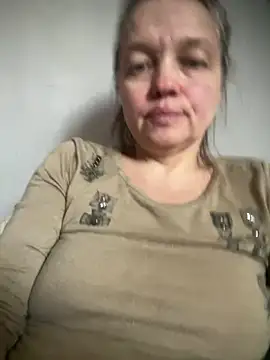 Snapshot of Susanel chatting on 03.15.25 Susanel online show from 03.15.25