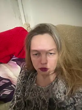 Snapshot of Susanel chatting on 03.15.25 Susanel online show from 03.15.25