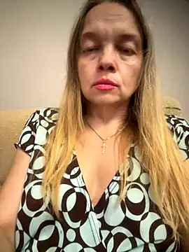 Snapshot of Susanel chatting on 09.15.25 Susanel online show from 09.15.25