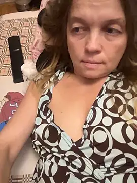 Snapshot of Susanel chatting on 09.21.25 Susanel online show from 09.21.25