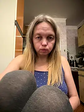 Snapshot of Susanel chatting on 11.14.25 Susanel online show from 11.14.25