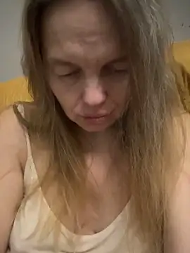 Snapshot of Susanel chatting on 11.29.25 Susanel online show from 11.29.25