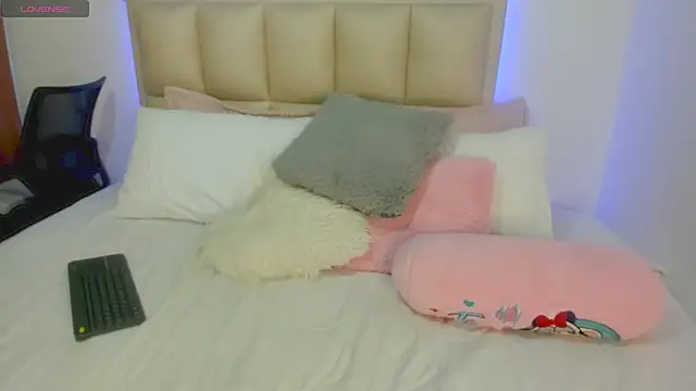 EbonyDream77 online show from 07.28.26