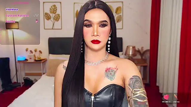 Snapshot of SeductiveLexieX chatting on 11.25.25 SeductiveLexieX online show from 11.25.25