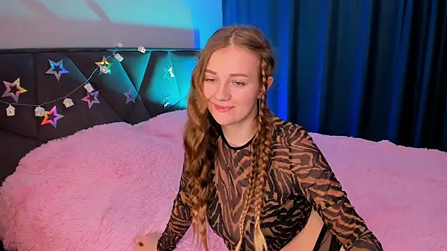 SweetMilkis online show from 12.21.24