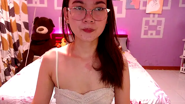 Snapshot of Sweety_Aria chatting on 10.09.25 Sweety Aria online show from 10.09.25