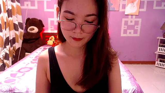 Snapshot of Sweety_Aria chatting on 10.16.25 Sweety Aria online show from 10.16.25