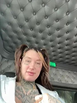 Snapshot of lexymarie chatting on 01.18.26 lexymarie online show from 01.18.26