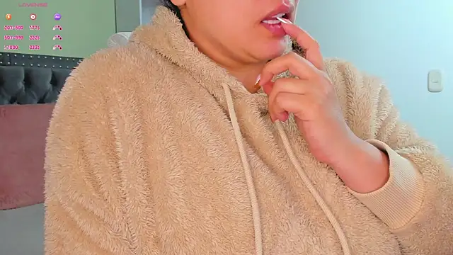 Kyllie B online show from 11.25.25