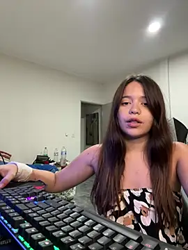 kiarafonseca  online show from 12.23.24