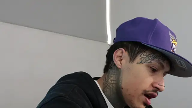 trieone online show from 12.04.24