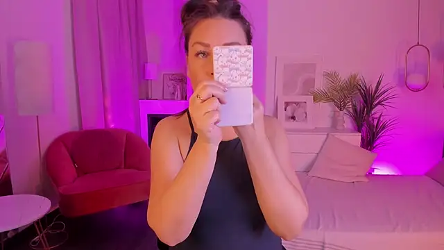 MilenaMellow online show from 12.02.25