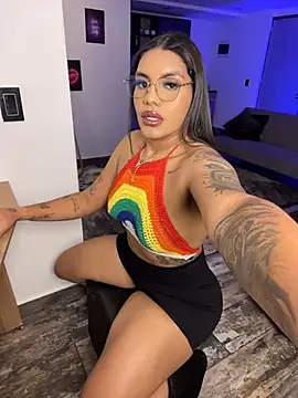 Victoria14  online show from 11.16.25