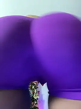 Victoria14  online show from 11.30.25