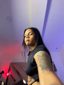 Snapshot of Victoria14_ chatting on 04.04.26 Victoria14 online show from 04.04.26