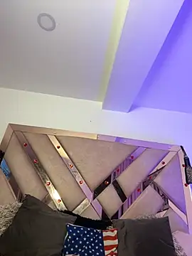 Snapshot of Victoria14_ chatting on 04.16.26 Victoria14 online show from 04.16.26