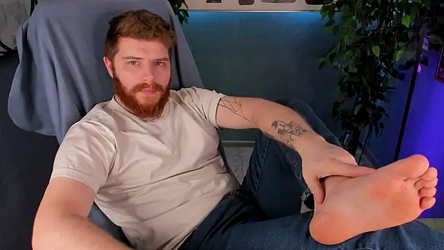 Snapshot of DominicGengry chatting on 11.27.25 DominicGengry online show from 11.27.25