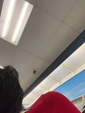 lolabunny9 online show from 01.30.25