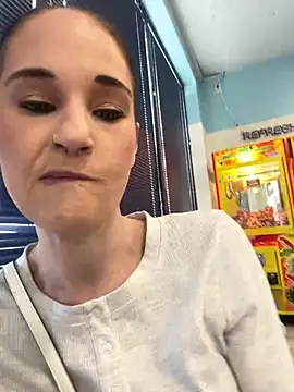 lolabunny9 online show from 02.02.25