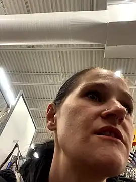 lolabunny9 online show from 02.14.25