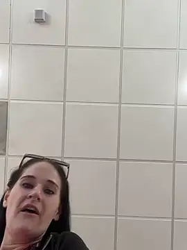 lolabunny9 online show from 02.21.25