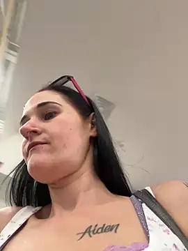 lolabunny9 online show from 03.19.25