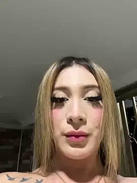 Snapshot of bunny_bicht chatting on 02.23.25 bunny bicht online show from 02.23.25