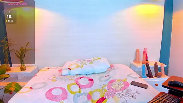 Snapshot of bunny_bicht chatting on 02.28.25 bunny bicht online show from 02.28.25