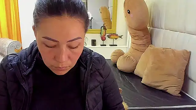 Snapshot of gaby_trent chatting on 01.13.25 gaby trent online show from 01.13.25