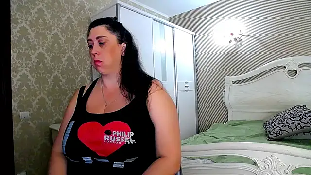 Evelyn Shy online show from 09.23.25