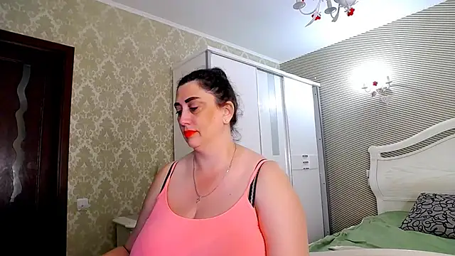Snapshot of Evelyn_Shy chatting on 06.24.26 Evelyn Shy online show from 06.24.26