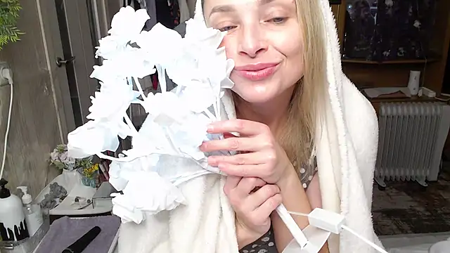 Mika Passion online show from 10.04.25