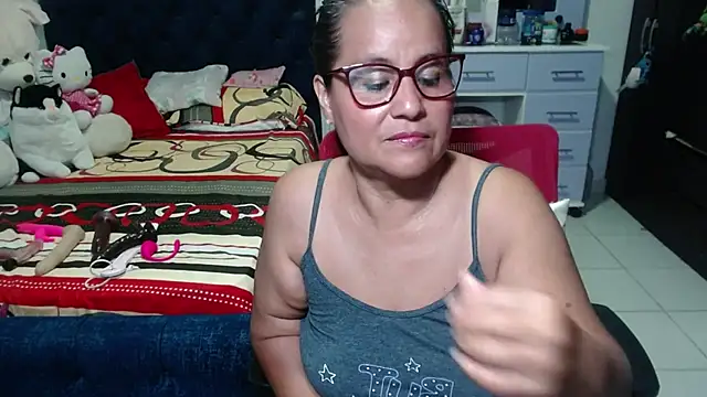 pervert mommy  online show from 11.19.25