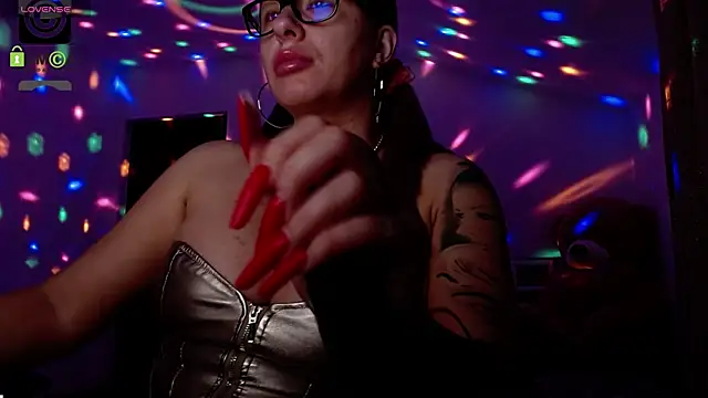 SonyaDevon online show from 03.10.25