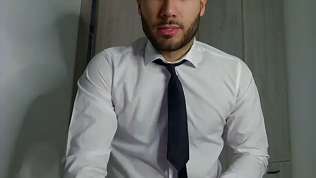 Justynn1 online show from 02.18.25