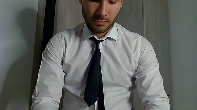 Justynn1 online show from 02.28.25