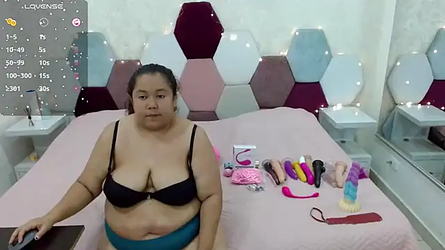 Snapshot of angel_blue chatting on 02.23.25 angel blue online show from 02.23.25