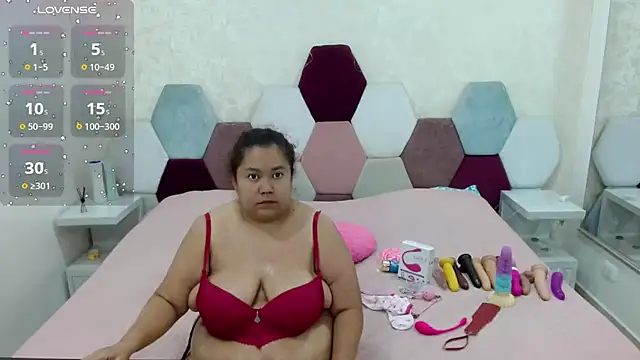 Snapshot of angel_blue chatting on 02.26.25 angel blue online show from 02.26.25