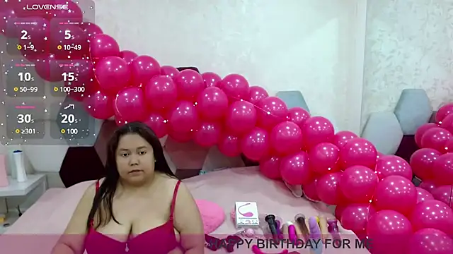 Snapshot of angel_blue chatting on 03.14.25 angel blue online show from 03.14.25